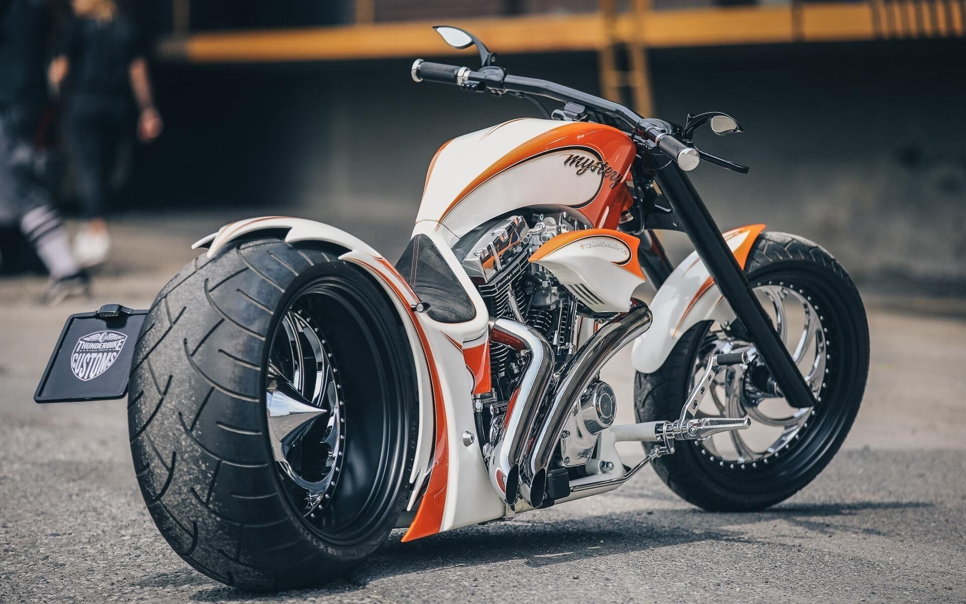 战术纪律执行严谨防守体系形成闭环有效限制对手进攻,紧闭防守